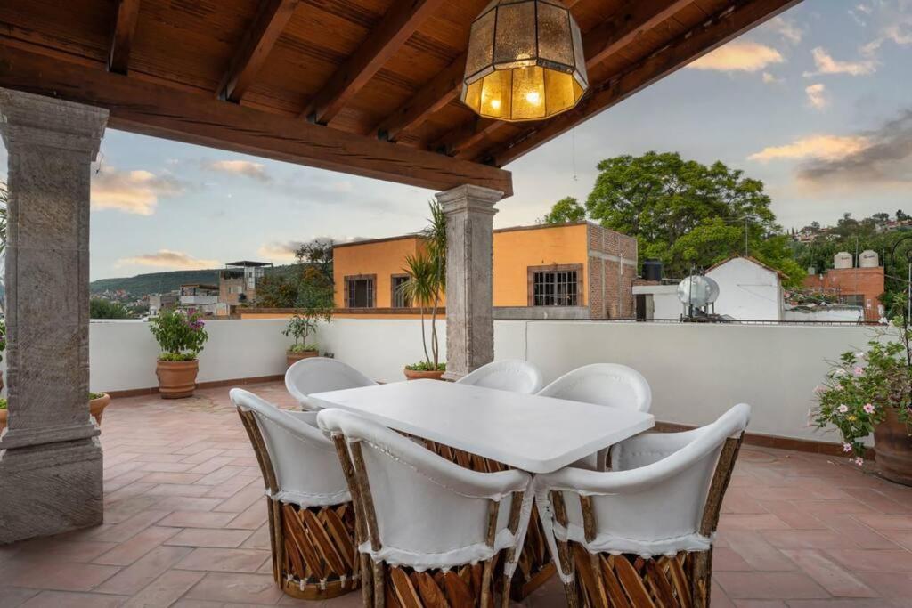 Elegant 3Br Home With Rooftop & Grill In Centro San Miguel سان ميغيل دي الليندي المظهر الخارجي الصورة