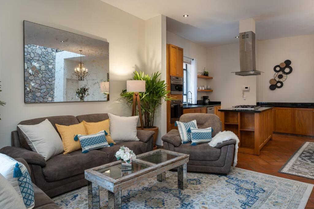 Elegant 3Br Home With Rooftop & Grill In Centro San Miguel سان ميغيل دي الليندي المظهر الخارجي الصورة