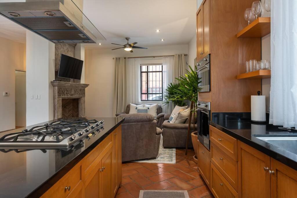 Elegant 3Br Home With Rooftop & Grill In Centro San Miguel سان ميغيل دي الليندي المظهر الخارجي الصورة